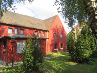 Seminarhaus mit 8 eingerichteten Apartments zu verkaufen.