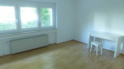 Attraktive 2-Zimmer-Hochparterre-Wohnung mit großer Terrasse und Einbauküche in Bad Kreuznach