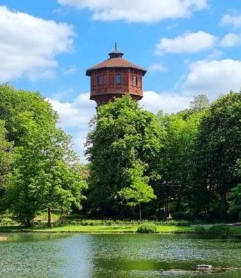 Der mächtige Wasserturm