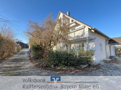 Einfamilienhaus mit großzügigem Garten, Doppelgarage und unverbautem Blick ins Grüne