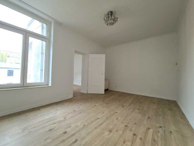 *CHARMANTE ALTBAUWOHNUNG IN BEVORZUGTER LAGE - UNTERBILK* - helle und geräumige 3 Zimmer Einheit