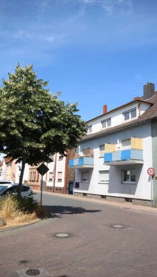 Dietzenbach: 5-Fam.-Haus in guter Lage nahe S-Bahn-Station zum Eigennutz od. zur guten Kapitalanlage