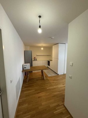 Exklusive 2-Raum-Hochparterre-Wohnung mit geh. Innenausstattung mit EBK in München Forstenried