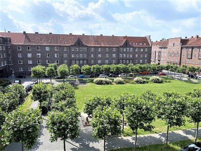 Schöne 3 Zimmer Altbauwohnung direkt am Geibelplatz...