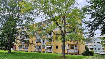 *** Geräumige 4-Raum-Wohnung mit Balkon im idyllischen Aue-Bad Schlema zu vermieten ***