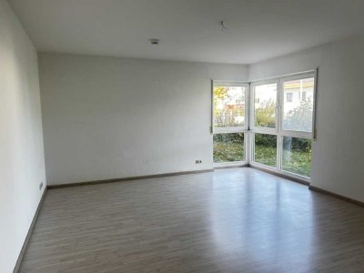 Moderne sonnige Wohnung mit Terrasse, EBK und Stellplatz im Zentrum von Ilmenau