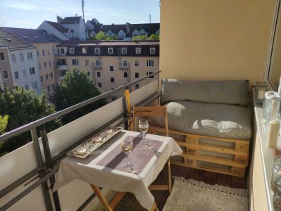 2,5-Zi-Wohnung im 4. OG mit S/W-Loggia zum ruhigen, begrünten Innenhof - Nähe Wettersteinplatz