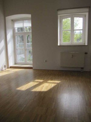 2-Zimmer-Maisonette-Wohnung teilmöbliert mit geh. Innenausstattung