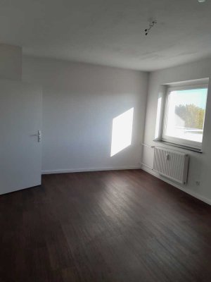 Geplegte 2-Zimmer Wohnung in Uetersen | 63 m² | Balkon | Aufzug