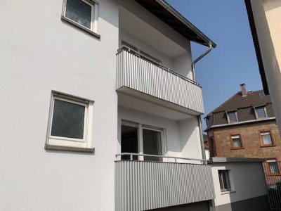 Schöne, helle drei Zimmer Wohnung mit Balkon in Durlach-Aue von Privat