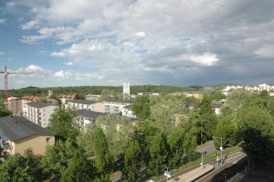 Stuttgart-Giebel: 10. OG: VERMIETETE, 3-Zimmer-Wohnung im Mehrfamilienhaus mit herrlicher Aussicht!