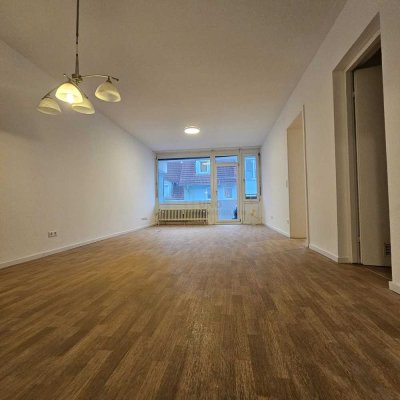 Helle 3- Zi.- Wohnung mit Balkon und Stpl. im Herzen von Lauffen am Neckar