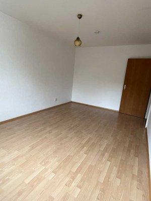 möbliertes WG-Zimmer zu vermieten