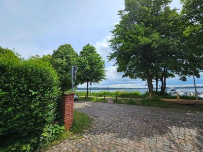 Mehrfamilienhaus mit Wasserblick und Wasserzugang in Kiel