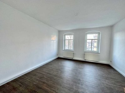 Erstbezug nach Renovierung | Helle 1,5 Raumwohnung mit Balkon und Stellplatz