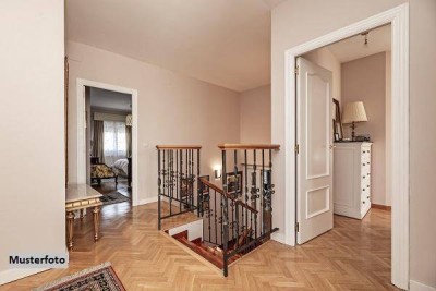 Ideal für Familien + Einfamilien-Doppelhaushälfte mit Pkw-Stellplatz +