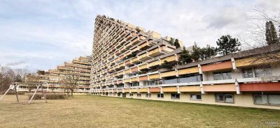 Zentrale Stadtwohnung in Bogenhausen 
1,5 Zimmer mit gr. Balkon