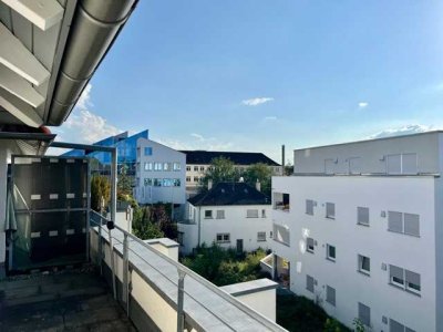 Exklusive 4-Raum-Penthouse-Wohnung mit geh. Innenausstattung mit Balkon und EBK