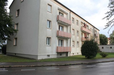 Hochwertige 3 ZKB-Wohnung im EG mit EBK und Balkon in Augsburg / Pfersee