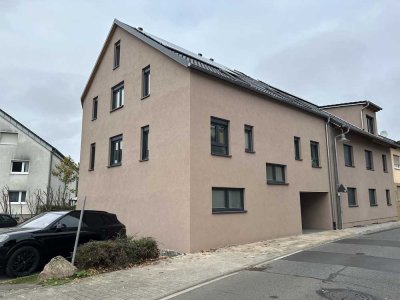 DHH mit Garage u. Stellplatz