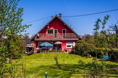 Schöne 3-Zimmer-Dachgeschosswohnung mit Balkon in Hennef (Sieg)