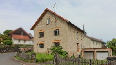 Zweifamilienhaus mit Einzeldenkmalschutz und Kernsanierungsbedarf in Reulbach