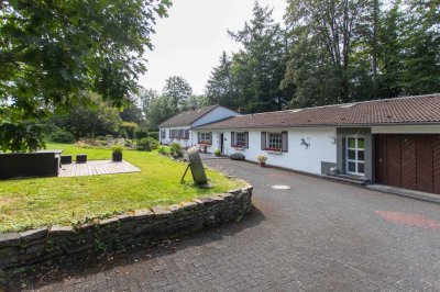 Traumhafter Zwei-Generationen Bungalow in bester Lage von Ehringhausen