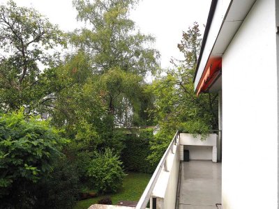 Ruhiges, gepflegtes Wohnen mit großem Balkon in einem schönen Gartengrundstück