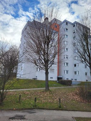 Renovierte 3-Zimmer mit großem Balkon