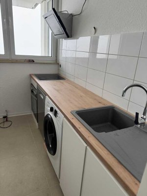 Komplett sanierte und renovierte 4-Zimmer-Wohnung in Frankfurt am Main - Sachsenhausen