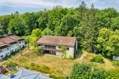 Wunderschönes Hanggrundstück mit gigantischer Aussicht und großzügigem Bestandshaus.