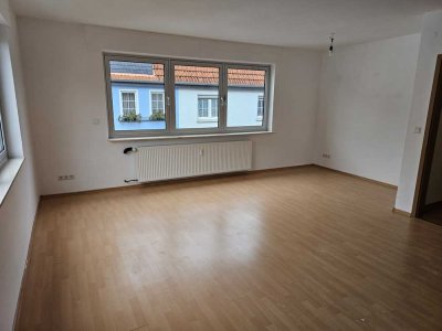 Schöne und sanierte 2-Raum-Wohnung in Bad Camberg