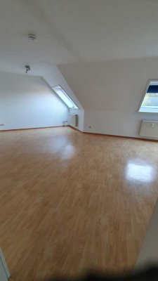 3 Zimmerwohnung im Dachgeschoß, in ruhiger Lage