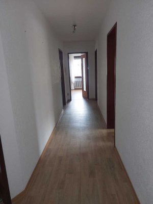 Schöne 4-Zimmer-Wohnung mit Balkon und Einbauküche in Bad Mergentheim