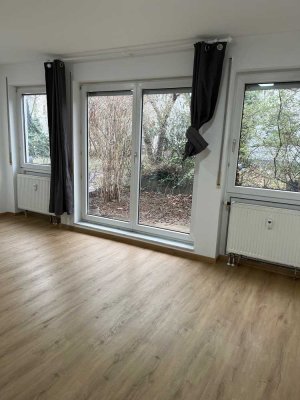 Sonniges, Appartement mit Küchenzeile, Duschbad und Terrasse - ruhige City-Randlage-