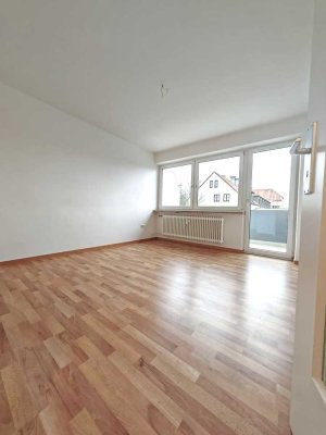 Renovierte 1 Zimmer Wohnung mit Balkon und neuem Bad