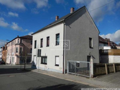 *** 290 EUR/m² - Zweifamilienhaus - bezugsfrei ***