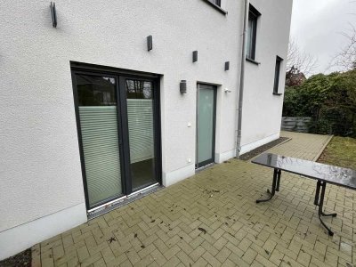 exklusive, vollmöblierte Einliegerwohnung mit eigenem Zugang und eigener Terrasse