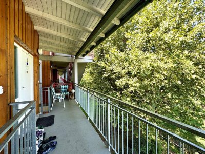 FAMILIEN AUFGEPASST : Sehr helle Maisonette mit sonnigem Balkon und Tiefgaragenparkplatz