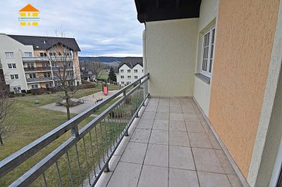 Tolle Familienwohnung mit Balkon, 2 Bädern und zwei Stellplätzen im schönen Bernsbach!