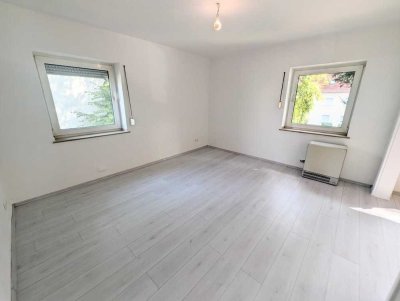 **Großzügige 2-Zimmer-Wohnung mit Garten und Tageslichtbad gewünscht? Dann zugreifen!**