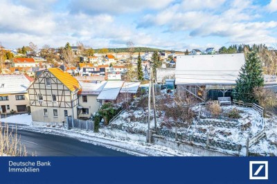 Haus mit Anbau und vielen PKW Stellmöglichkeiten