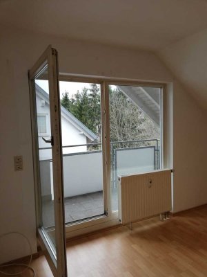 Schöne 2-Zimmer-Dachgeschosswohnung mit Balkon und EBK in Horb-Mühringen