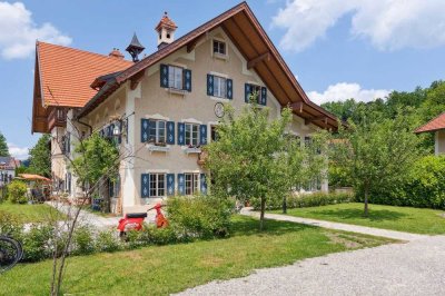 Stilvolle 2,5 Zimmer-EG-Wohnung  in einem kernsanierten Gutshaus im malerischen Chiemgau