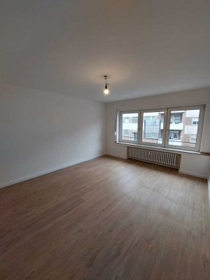 *AB SOFORT* Sanierte Wohnung mit schönem Bad und Balkon in Viersen