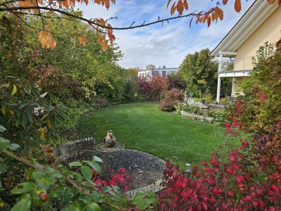 Großzügiges Einfamilienhaus mit Doppelgarage, Wellnessbad und wunderschönem Garten