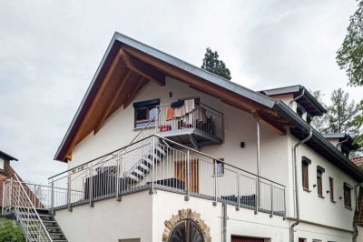 Teilmöblierte gemütliche 2-Zimmer Wohnung mit Balkon.