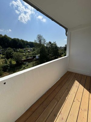 NEU SANIERT ! sonnige 3-Raum-Wohnung mit Balkon