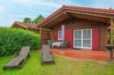 Schickes Ferienhaus in idyllischer Lage mit Marinazugang am Jabelschen See