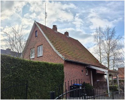 Gemütliches Einfamilienhaus mit Ofen, Terrasse und großem Garten in ruhiger Lage